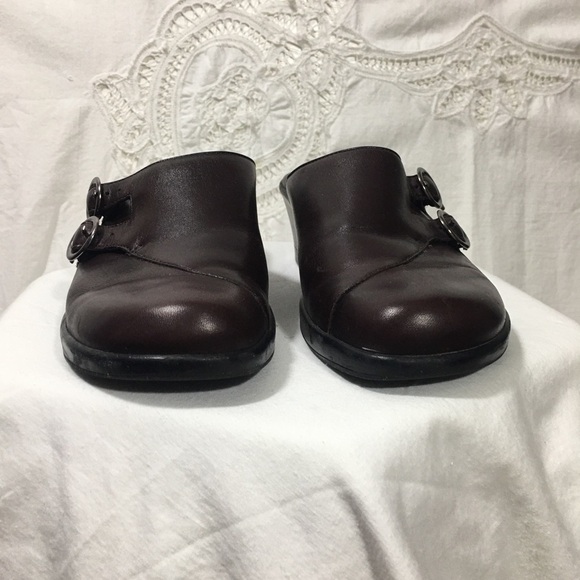 𝅺CLARKS Clogs Brown Side Buckle 7.5 M - Picture 3 of 12